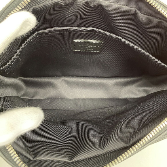 LOUIS VUITTON Shoulder Bag Taigarama Outdoor M30233 Noir Ladies - Picture 4 of 10